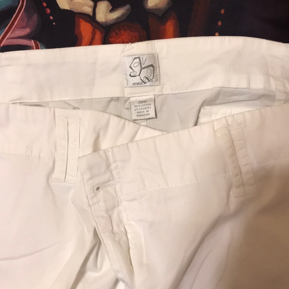 Woman’s Capris - Picture 2 of 3